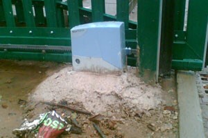 sliding gate motor installation